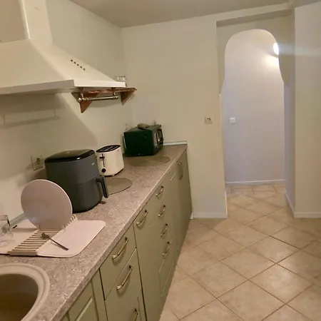 Daisy House Golden Area