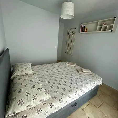 Daisy House Golden Area