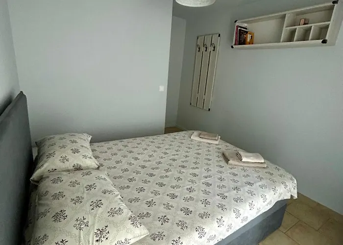 Daisy House Golden Area